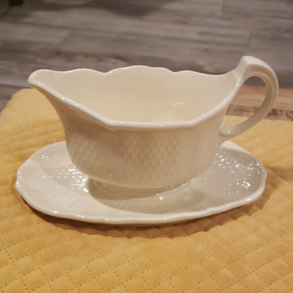Gein China Pont Au Choux Cream Sauce Boat